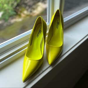 yellow court heels (size US 7)